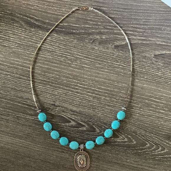 Handcrafted turquoise earrings and necklace set - Picture 3 of 4